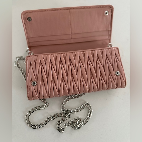 MIU MIU Mattalasse quilted leather rhinestone wallet - Picture 2 of 15